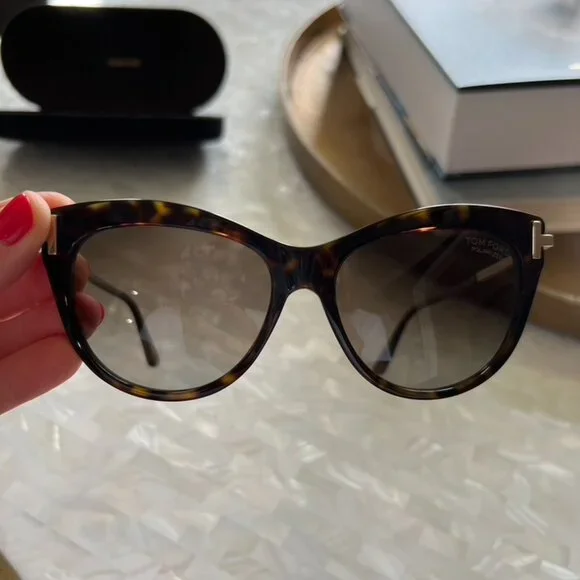 Tom Ford 56mm Polorized Cat Eye Sunglasses - Picture 3 of 8